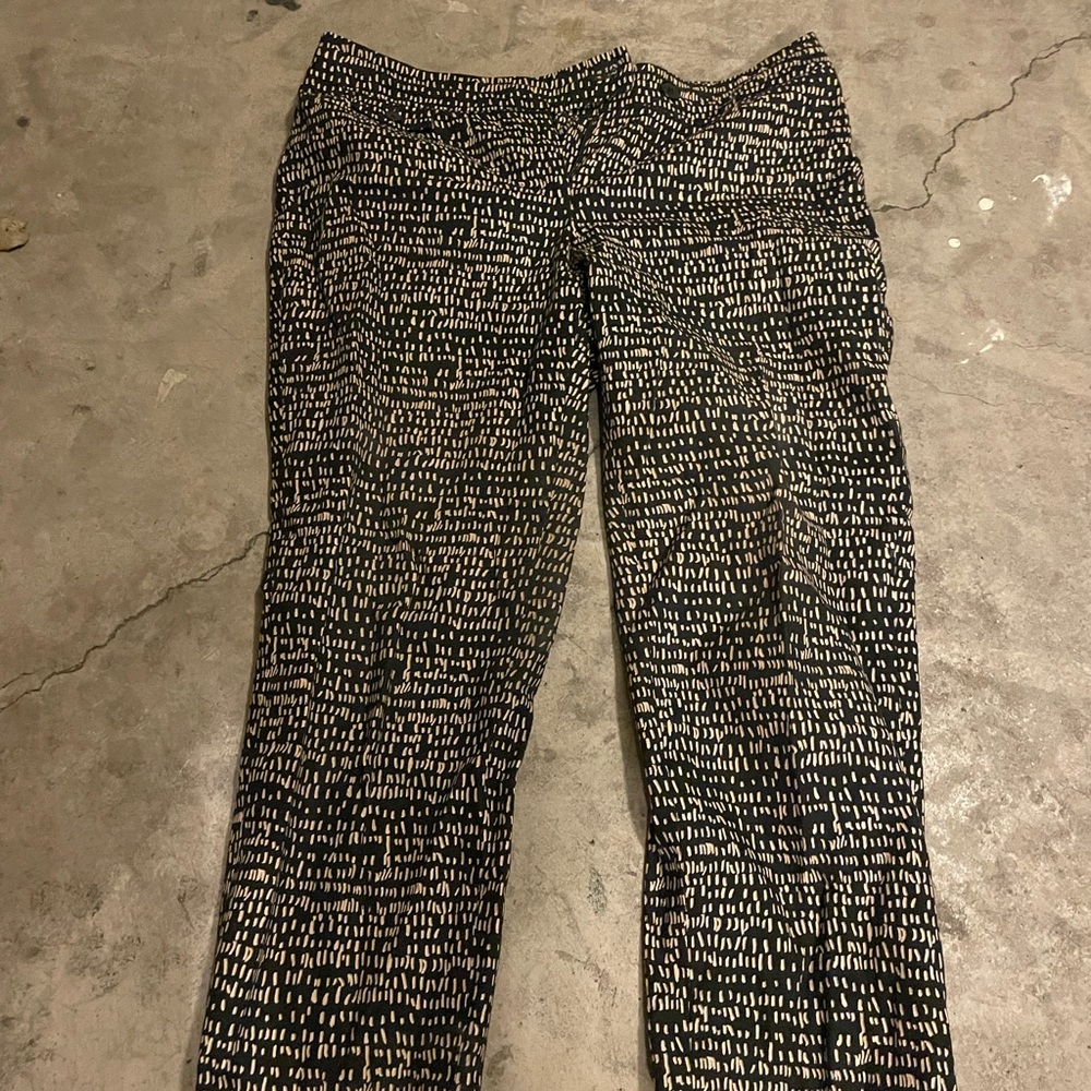 LOFT Black and Tan Patterned Garment